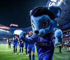 ewc电竞世界杯官网-记者：申花吉祥物布鲁会前往青岛，这是布鲁第一次远征客场